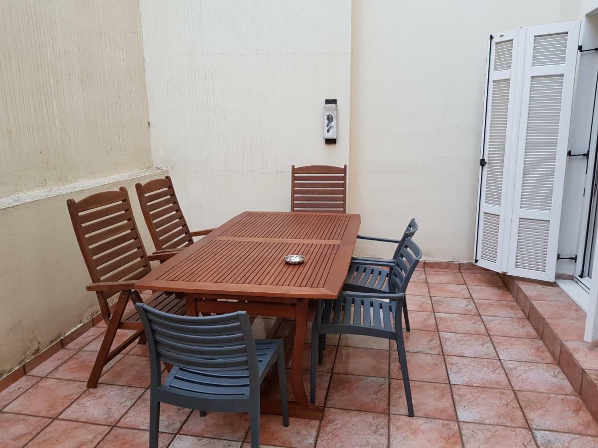 Cosy Apartment With Patio By Yha Athènes Extérieur photo